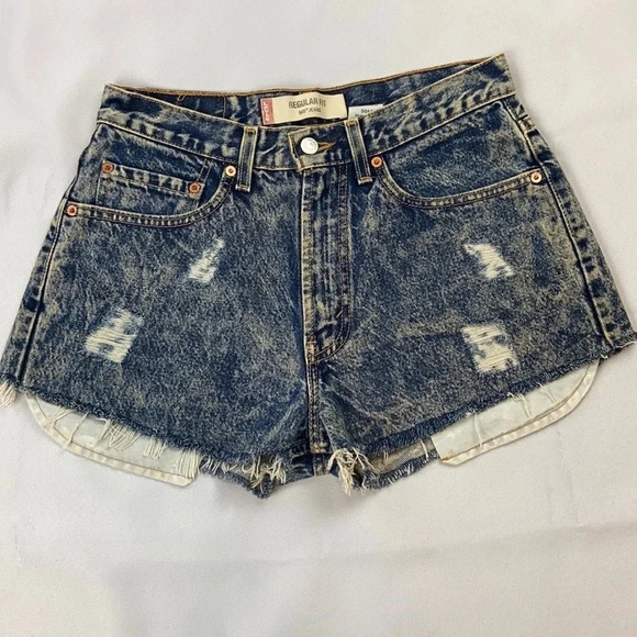 Levi’s 505 Women’s 31 Non Stretch Distressed Regular Fit Cut Off Denim Short - Picture 1 of 11